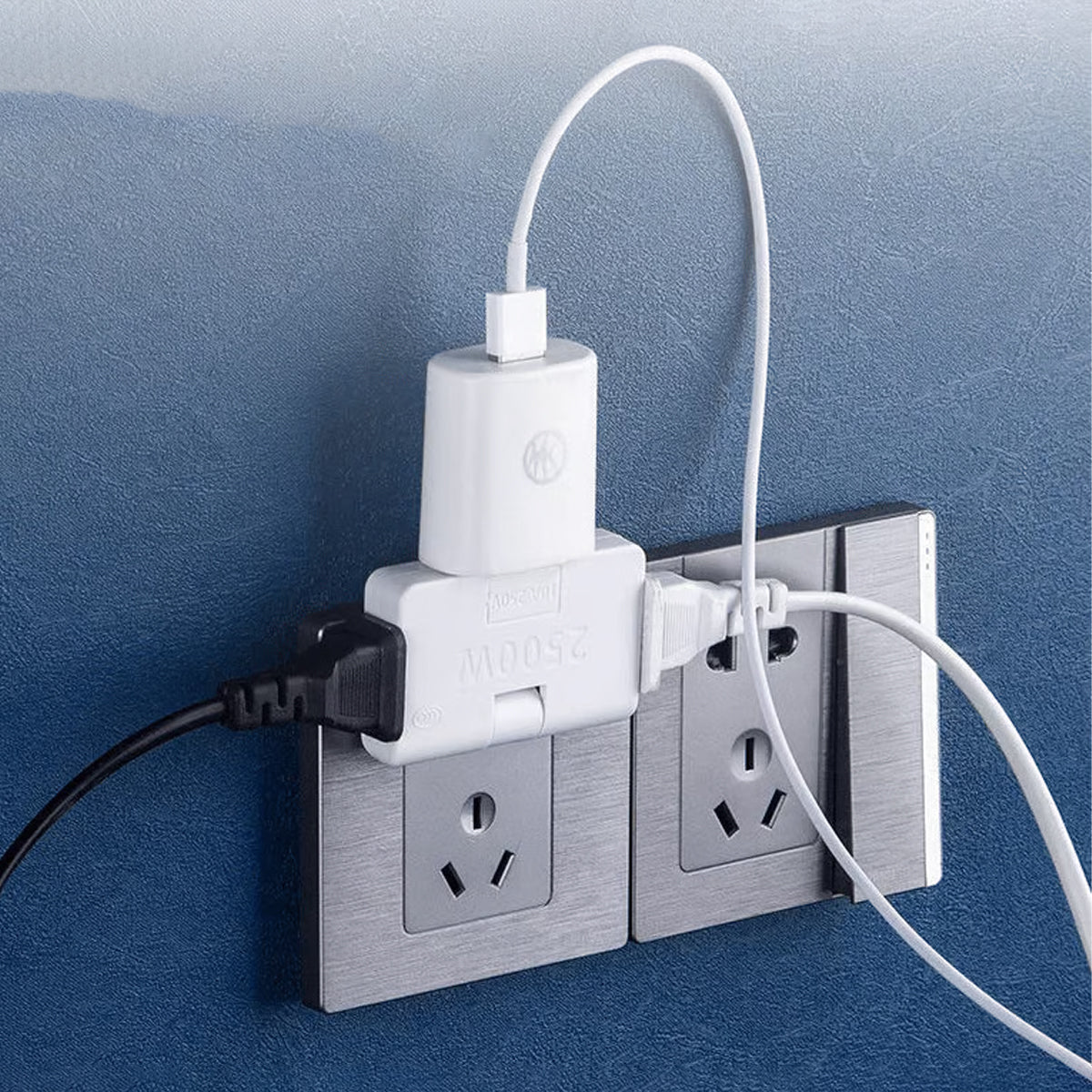 3-in-1 Rotatable Flat Wall Outlet Extender 2500W